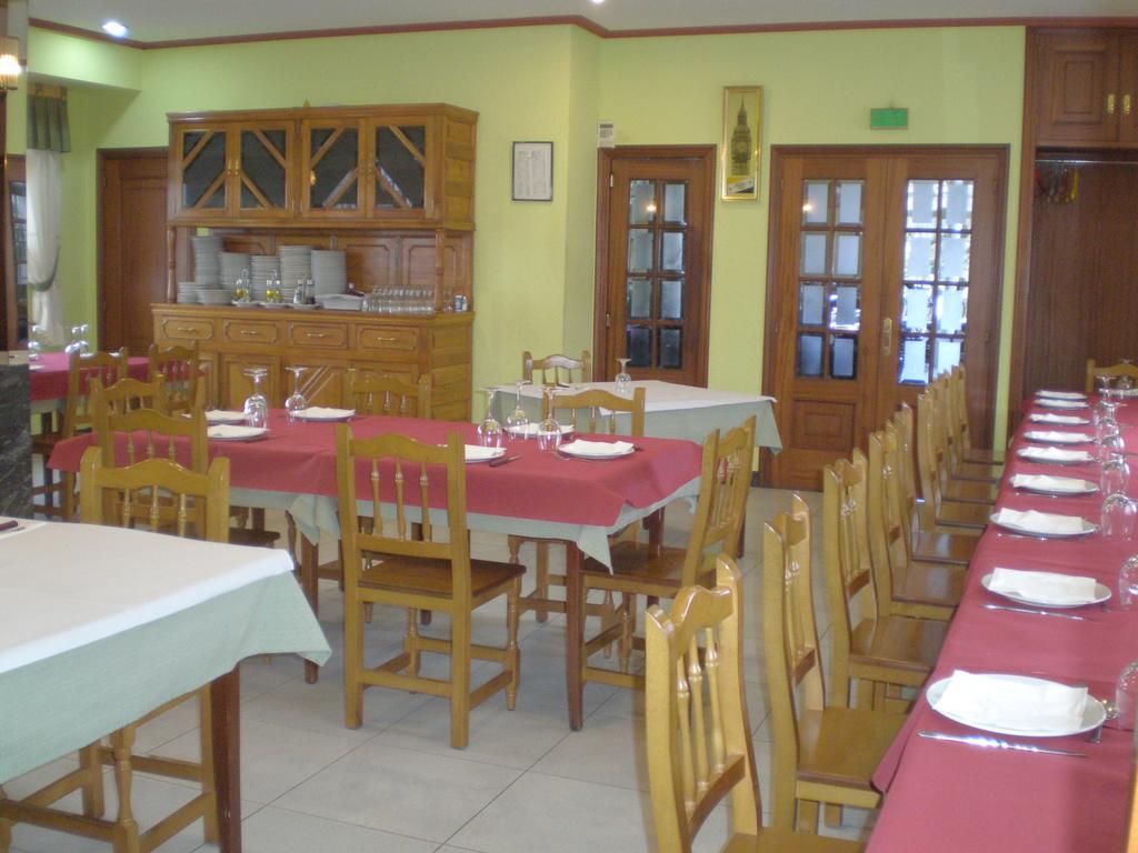 Hostal Catro Ventos Lugo Exterior photo