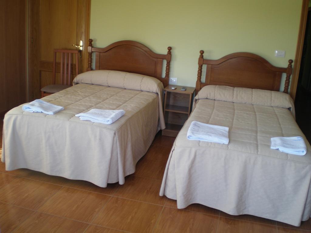 Hostal Catro Ventos Lugo Exterior photo